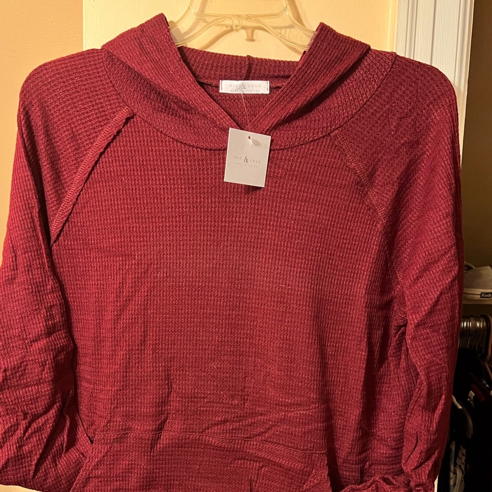 Nic & Lulu maroon waffle knit hoodie